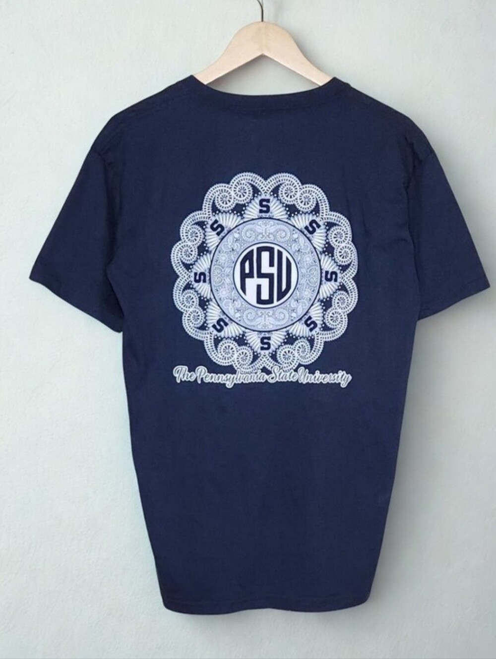 Pressbox Women's Penn State Nittany Lions Mandala V-Neck Tee in Navy